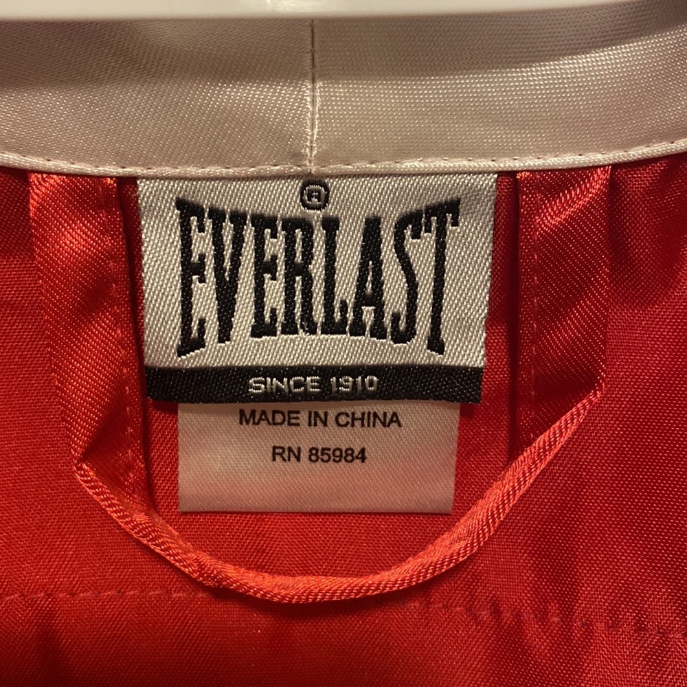 Everlast Satin Boxing Robe - Picture 6 of 12